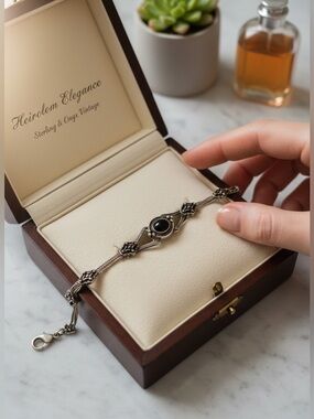 Vintage .925 Sterling Silver Black Onyx Dainty Link Bracelet Gothic Victorian